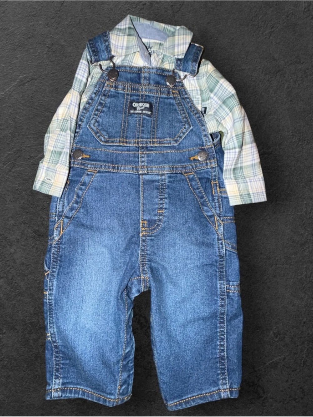 OshKosh B’gosh Denim Overalls & Plaid Bodysuit Set Size 6 Months
